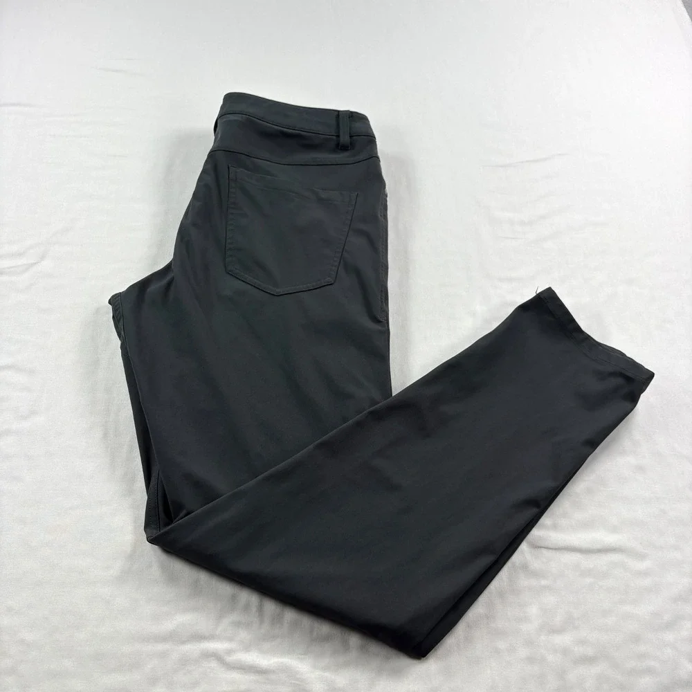 Lululemon ABC Pants Mens 33x33 Gray Chino Waprstreme Classic Fit Golf Tech